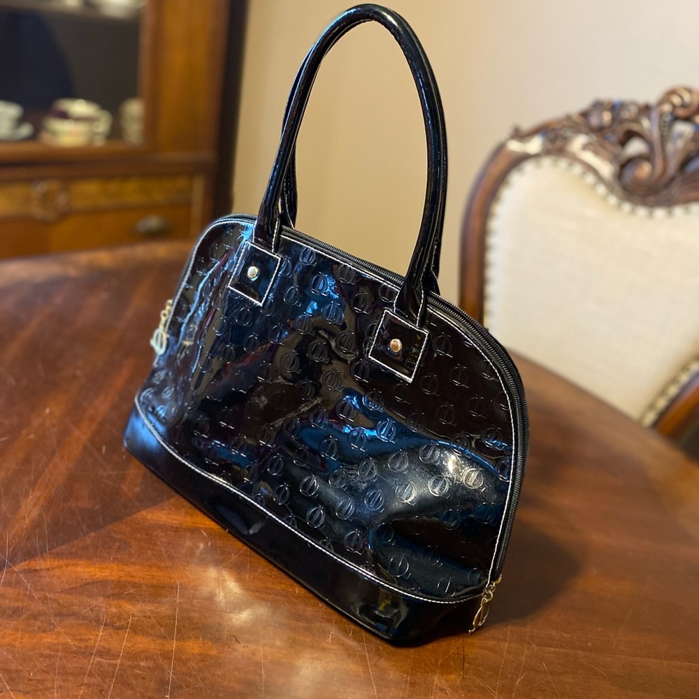 Chic Black Designer Shoulder Bag - Picture 6 of 10